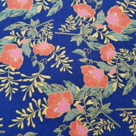 LuLaRoe Perfect T - Picture 3 of 4